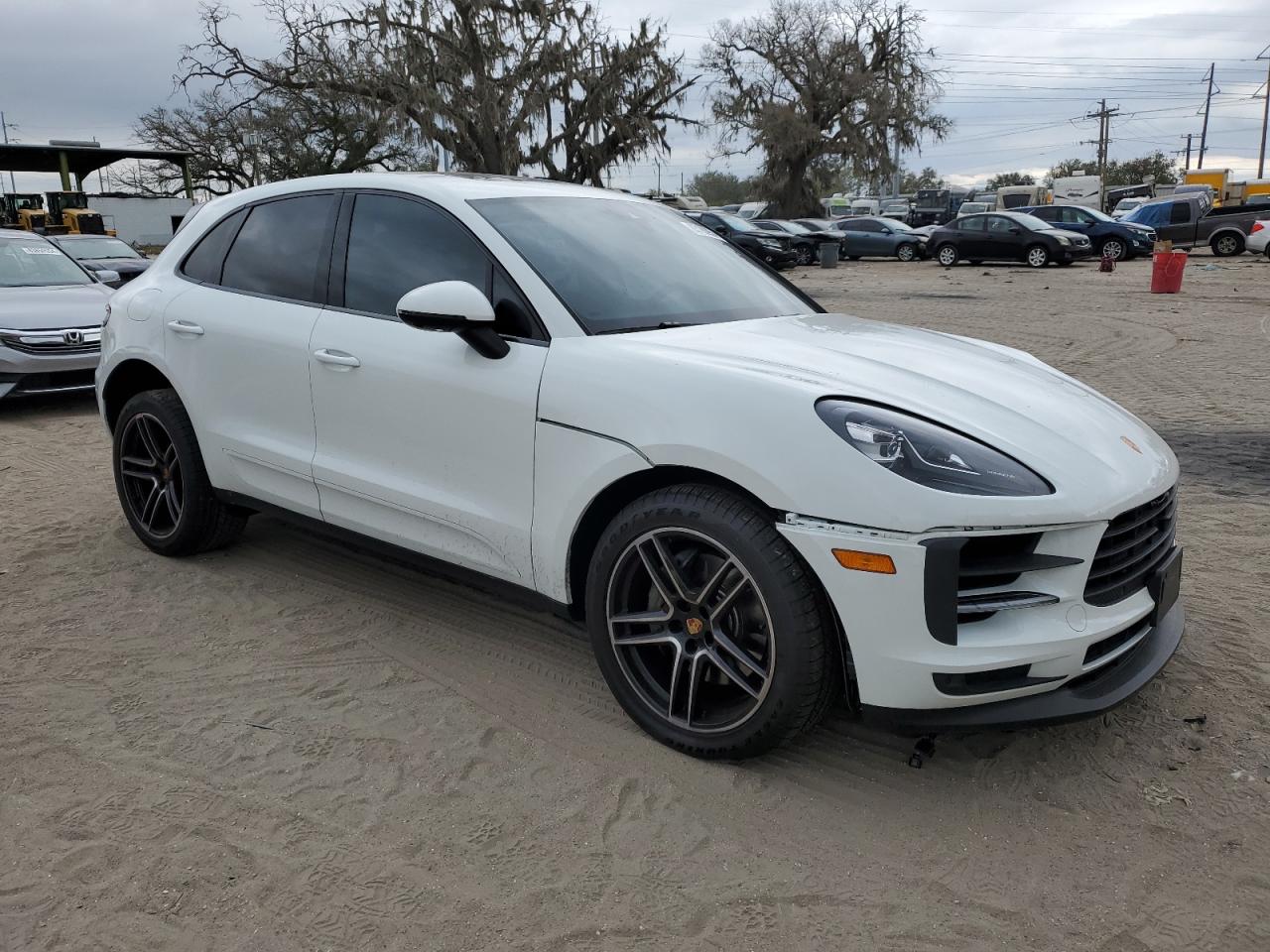 2021 Porsche Macan - Image 4