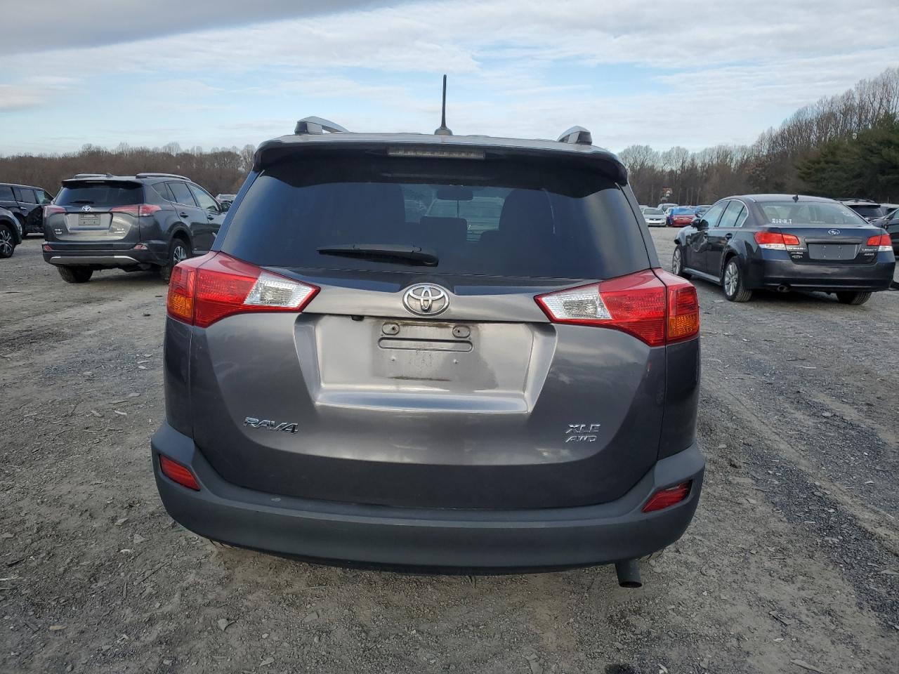2015 Toyota RAV 4 - Image 6