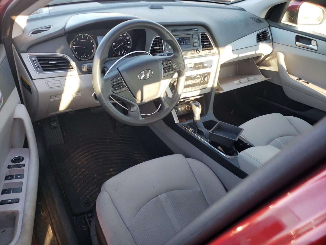 2015 Hyundai Sonata - Image 8