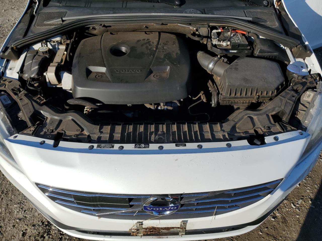 2015 Volvo V60 - Image 11
