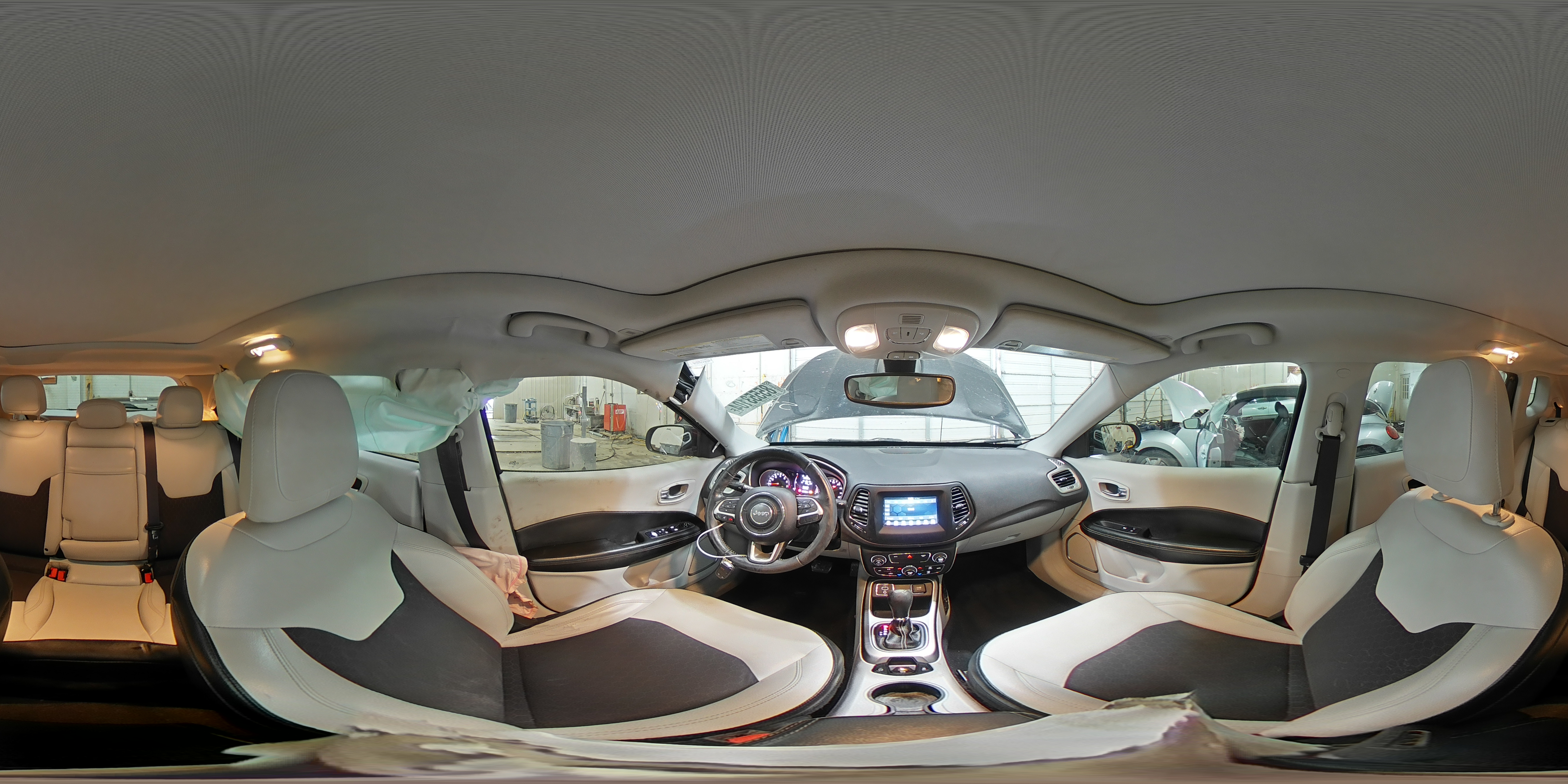 2019 Jeep Compass - Image 16