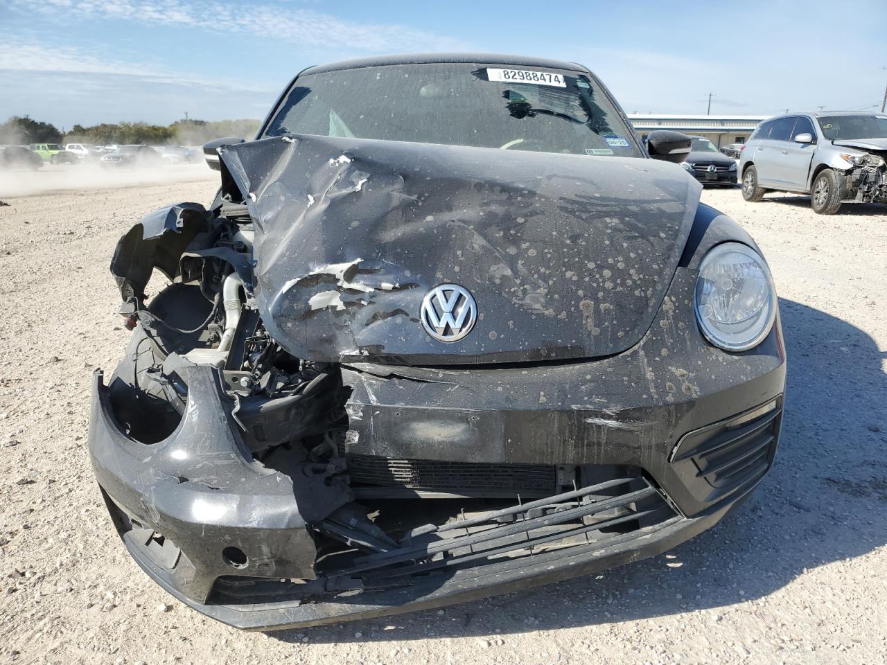 2019 Volkswagen Beetle - Image 5