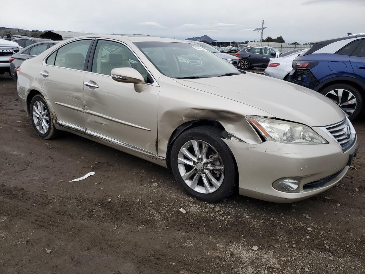 2010 Lexus ES - Image 4