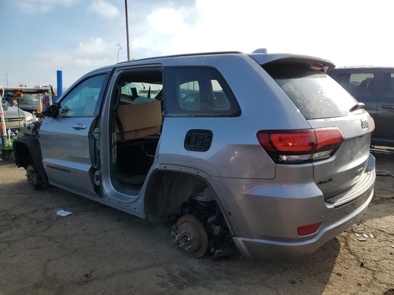 2019 Jeep Grand Cherokee - Image 2