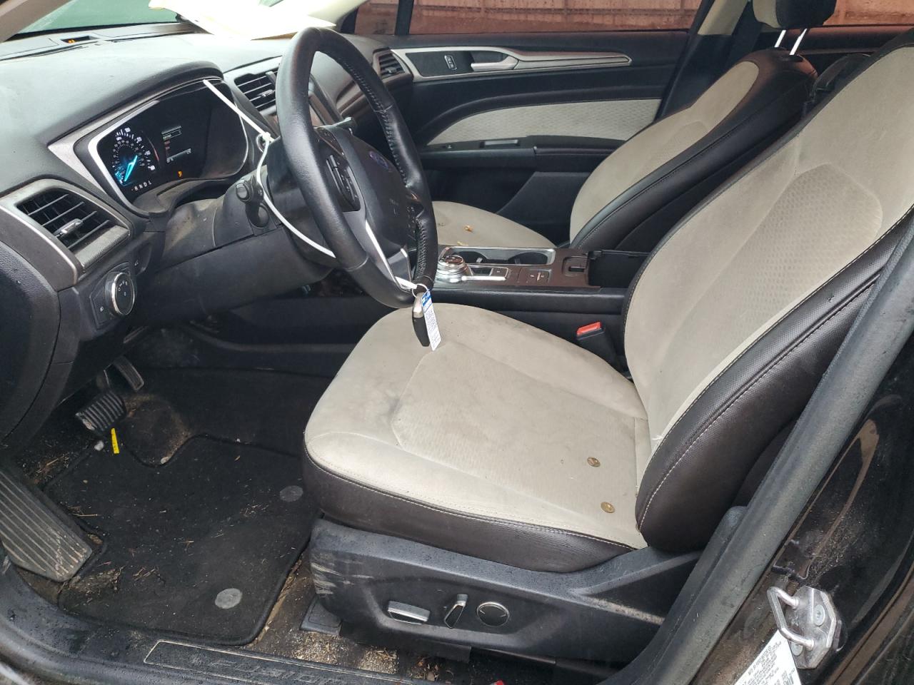 2020 Ford Fusion Se VIN: 3FA6P0HD3LR260948 Lot: 82817414