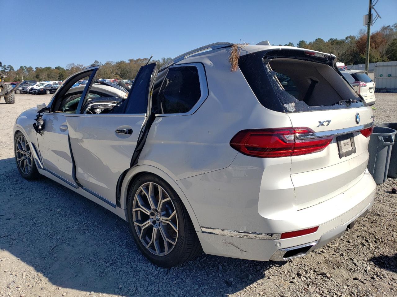 2021 BMW X7 - Image 2