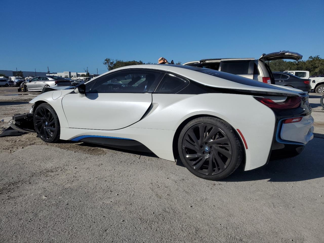 Фото: WBY2Z2C51GV675627