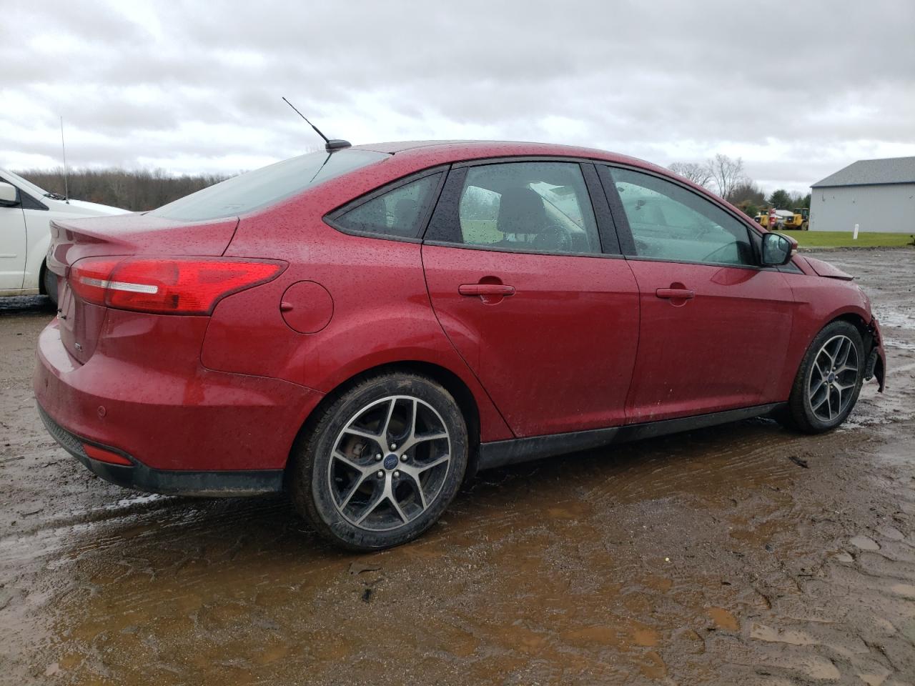 VIN 1FADP3H26HL306902 2017 FORD FOCUS no.3