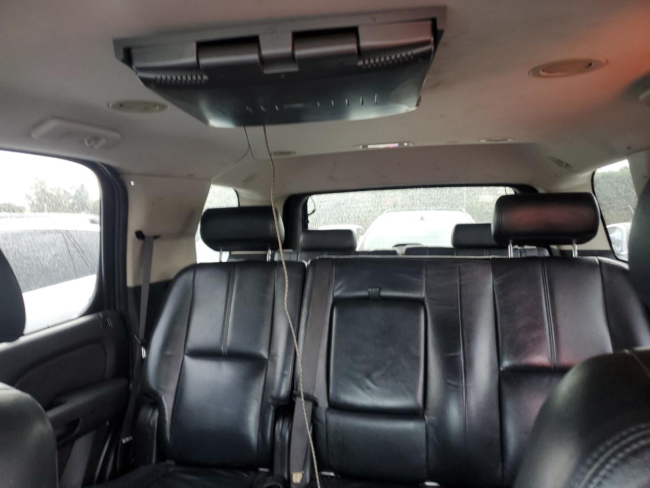 2007 Chevrolet Tahoe - Image 10