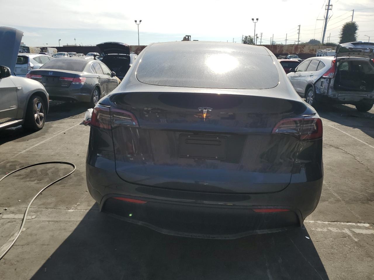 2025 Tesla Model Y VIN: 7SAYGDED6SF215293 Lot: 85554134