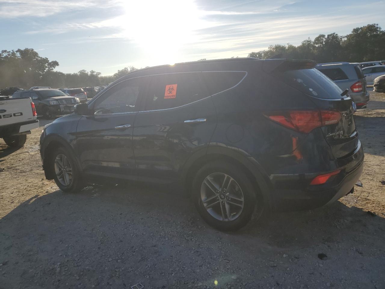 VIN 5XYZU3LB0JG561157 2018 HYUNDAI SANTA FE no.2