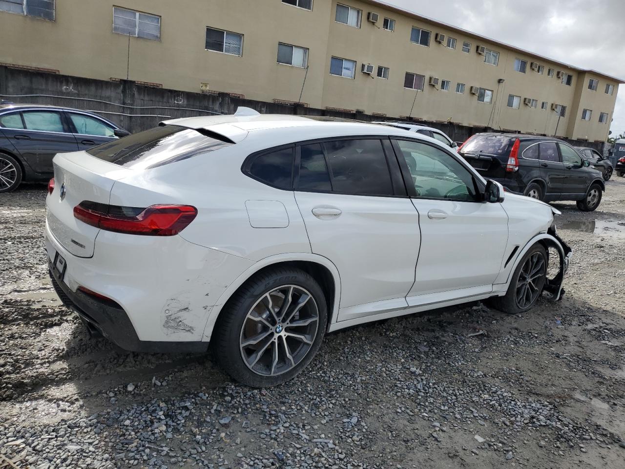 VIN 5UX2V1C04L9C54310 2020 BMW X4 no.3