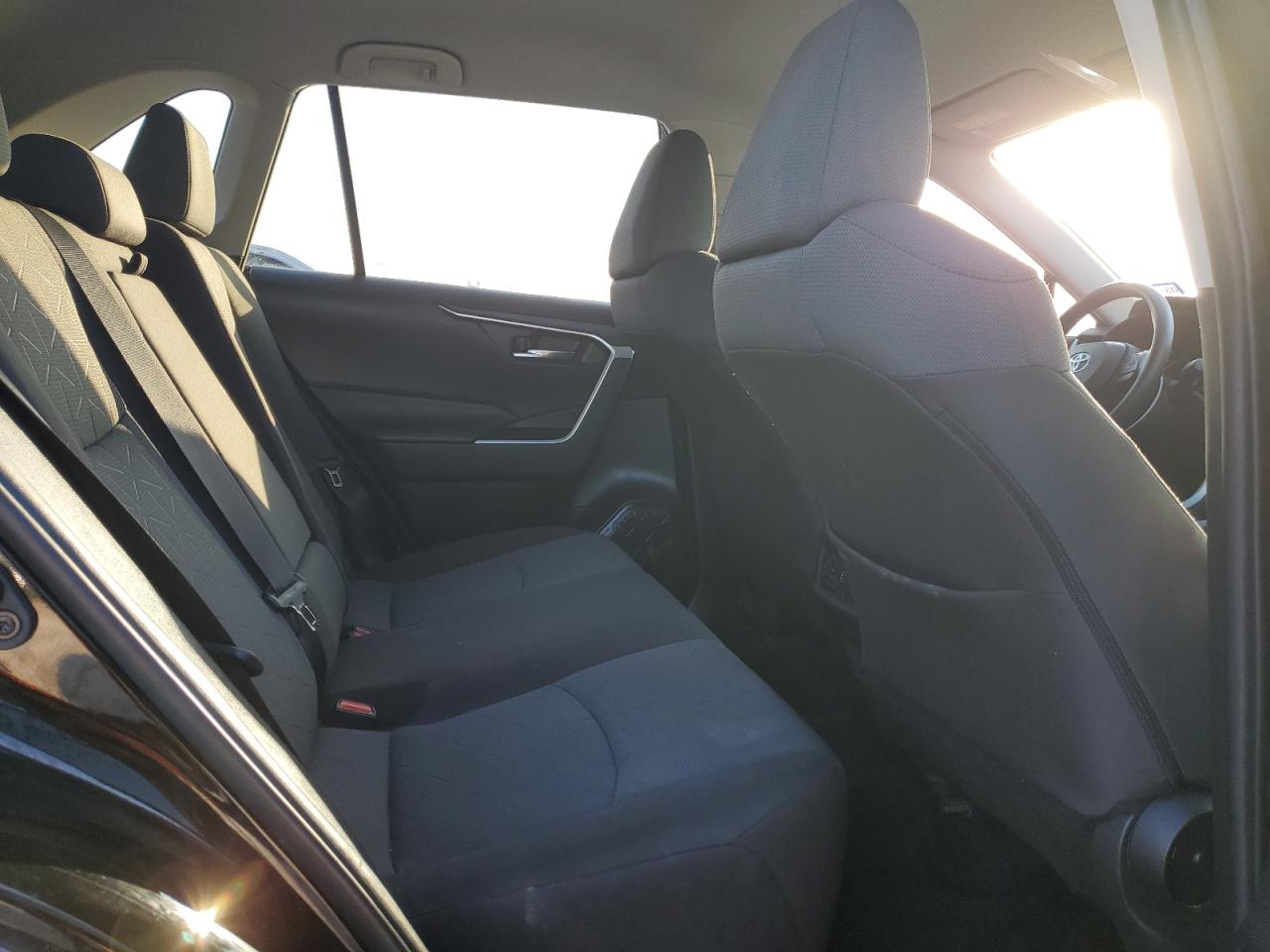 2022 Toyota RAV 4 - Image 11