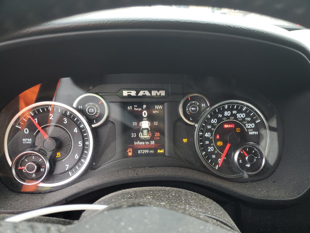 2021 RAM 1500 - Image 9