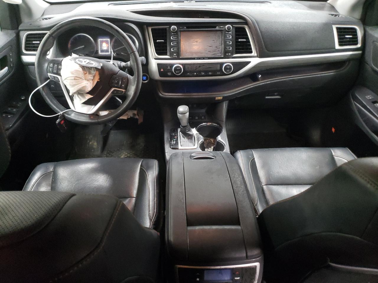 2019 Toyota Highlander - Image 8