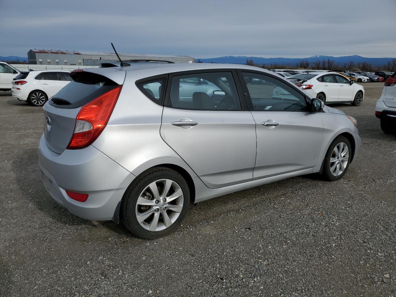 VIN KMHCU5AE2DU079481 2013 HYUNDAI ACCENT no.3