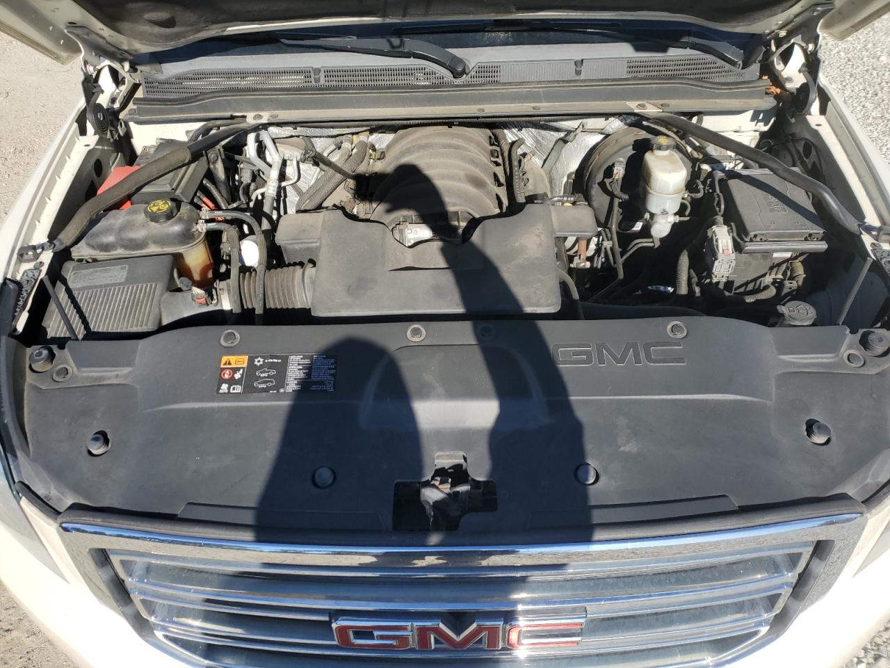 2015 GMC Yukon - Image 12