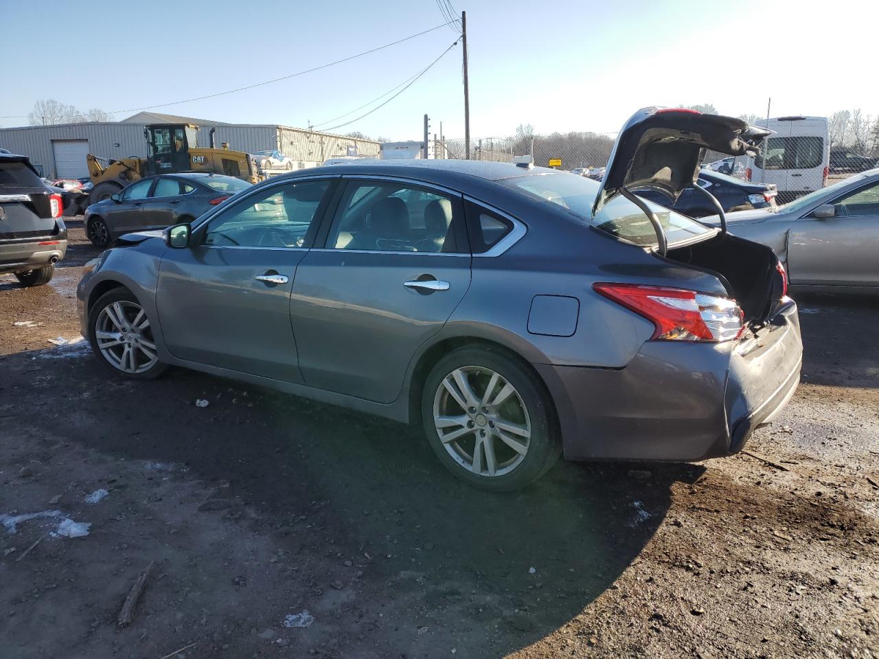 2016 Nissan Altima - Image 2