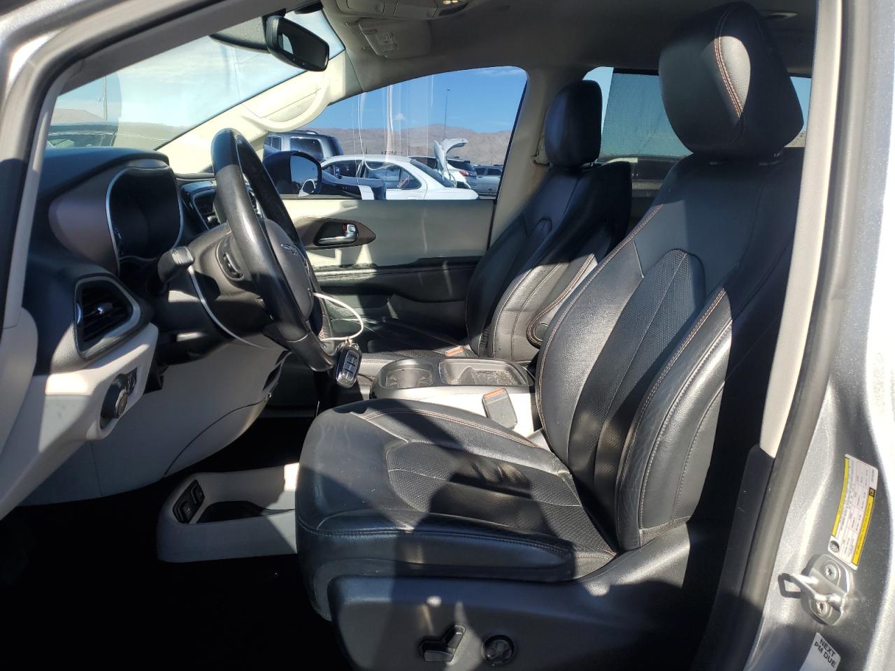 2019 Chrysler Pacifica - Image 7