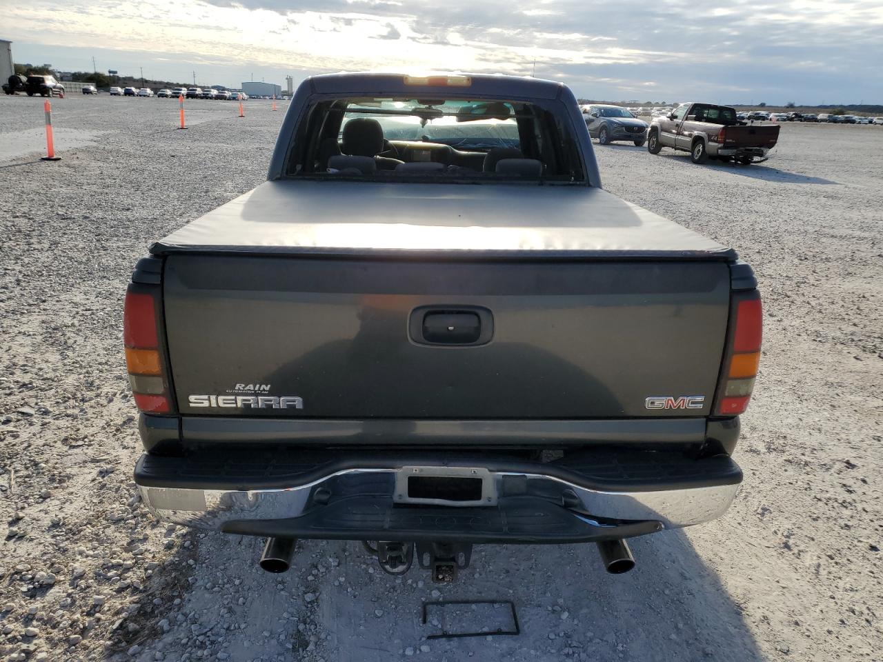 2005 GMC Sierra - Image 6