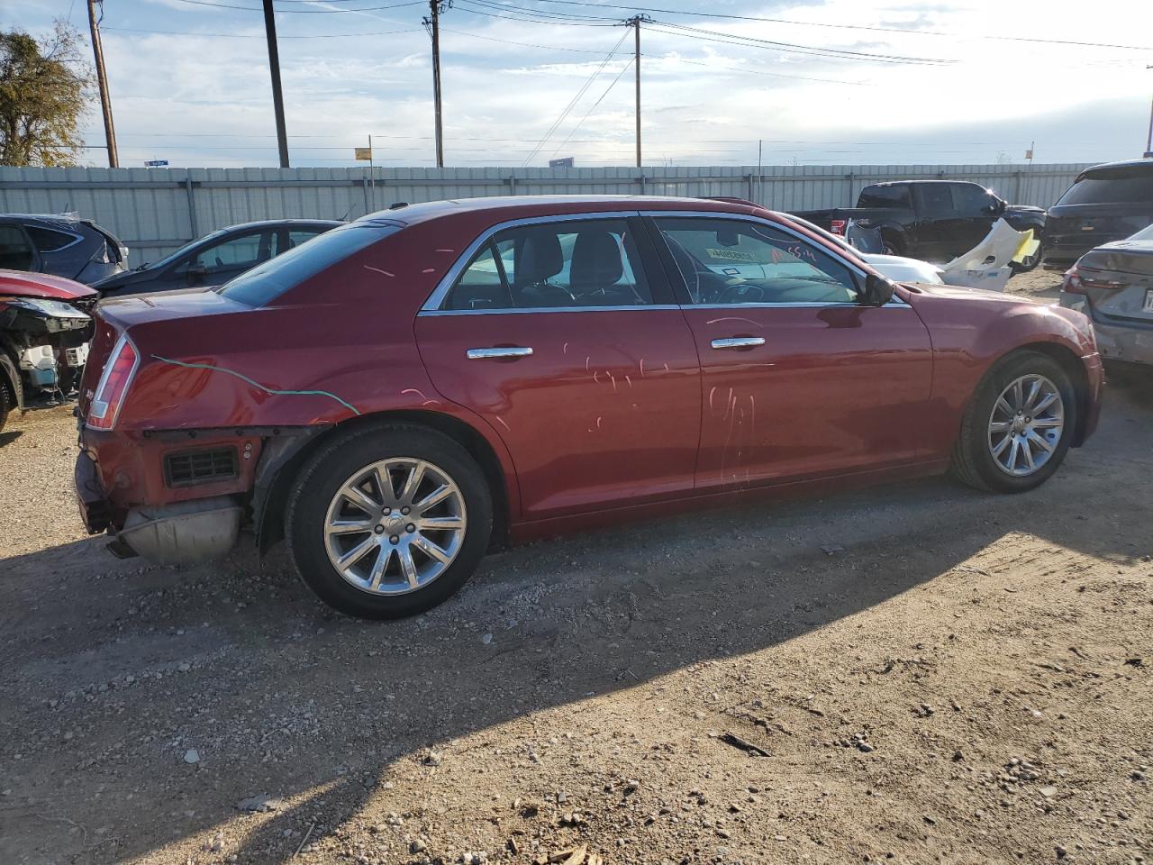 VIN 2C3CCAET4DH555973 2013 CHRYSLER 300 no.3