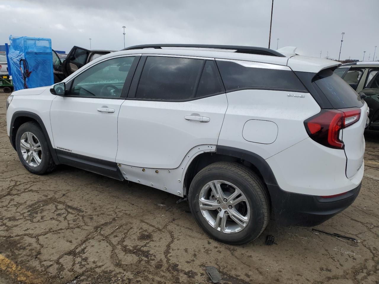 2022 GMC Terrain - Image 2