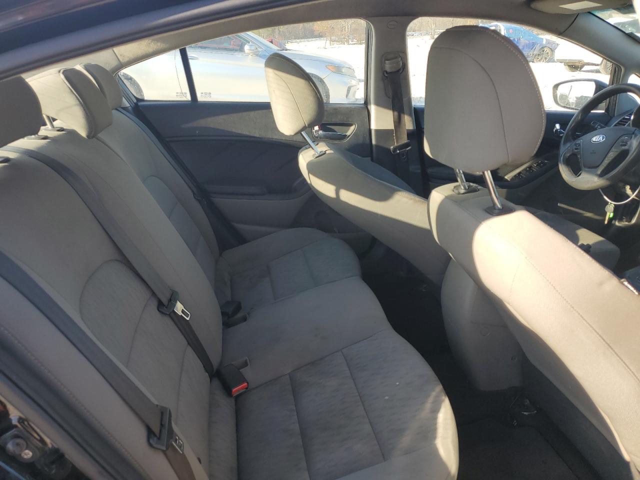 2015 Kia Forte - Image 10
