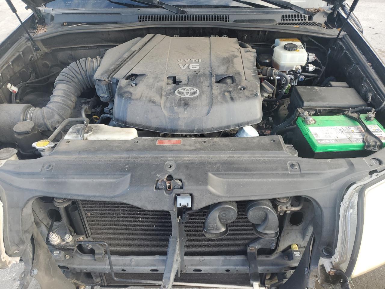 2003 Toyota 4Runner - Image 14