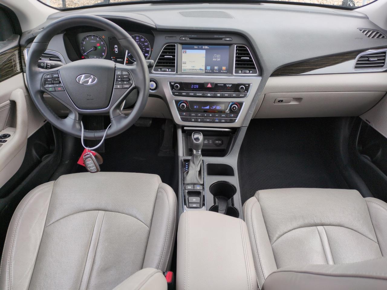 2017 Hyundai Sonata - Image 8