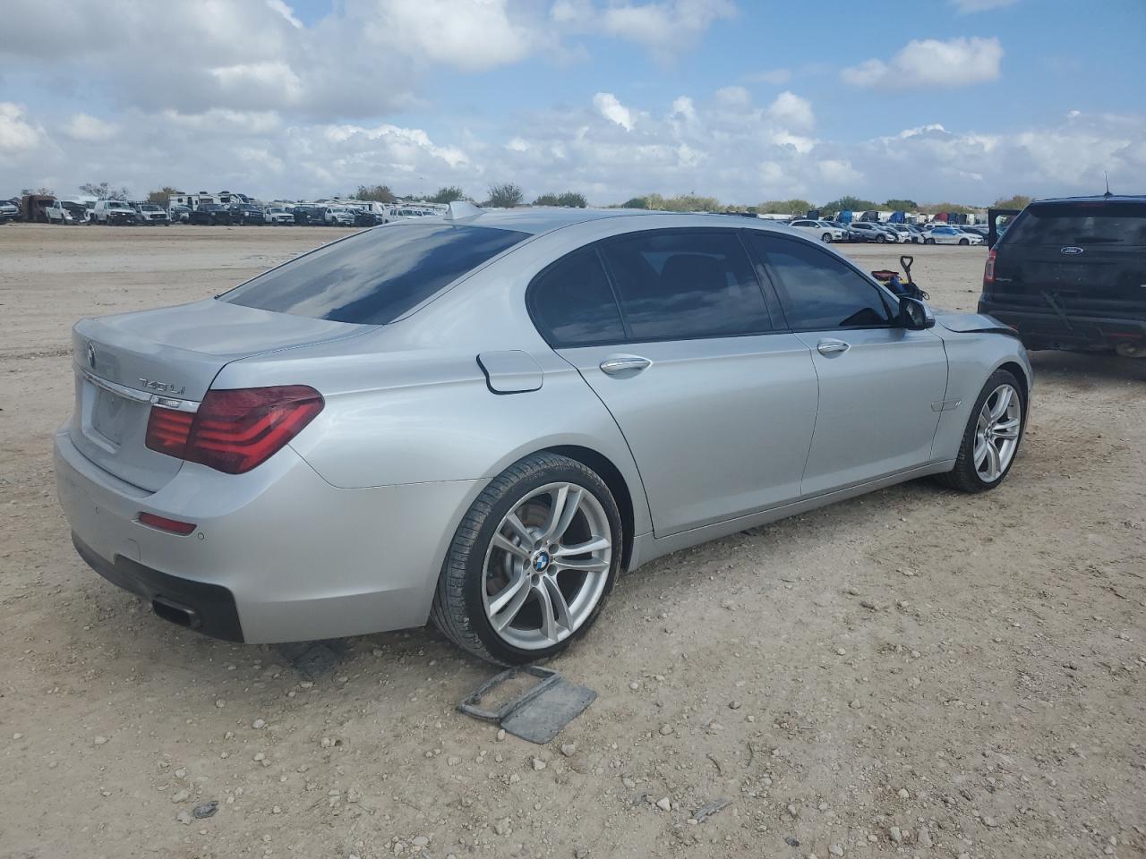 VIN WBAYF4C57FGS99225 2015 BMW 7 SERIES no.3