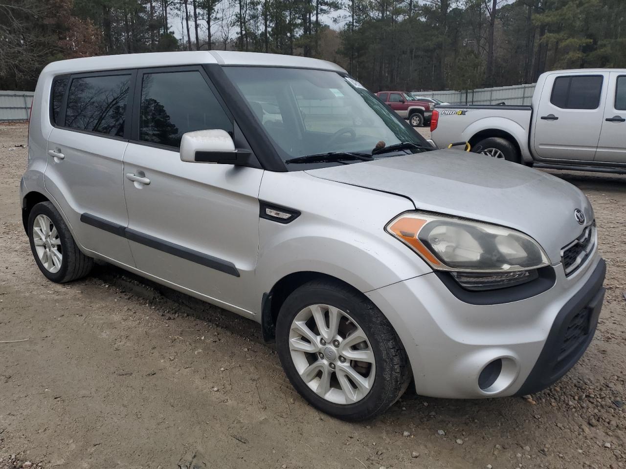 VIN KNDJT2A58D7639774 2013 KIA SOUL no.4