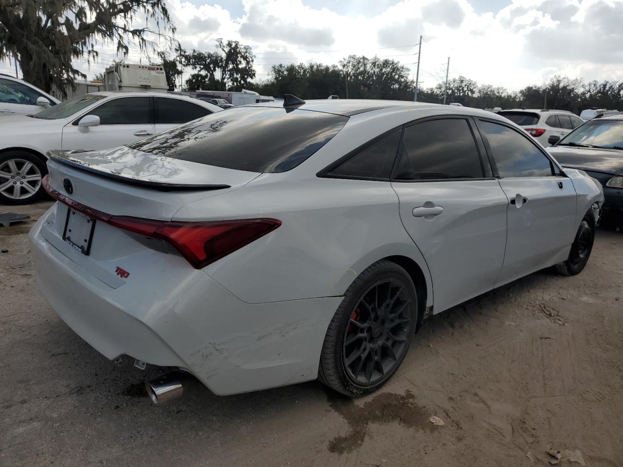 2021 Toyota Avalon - Image 3