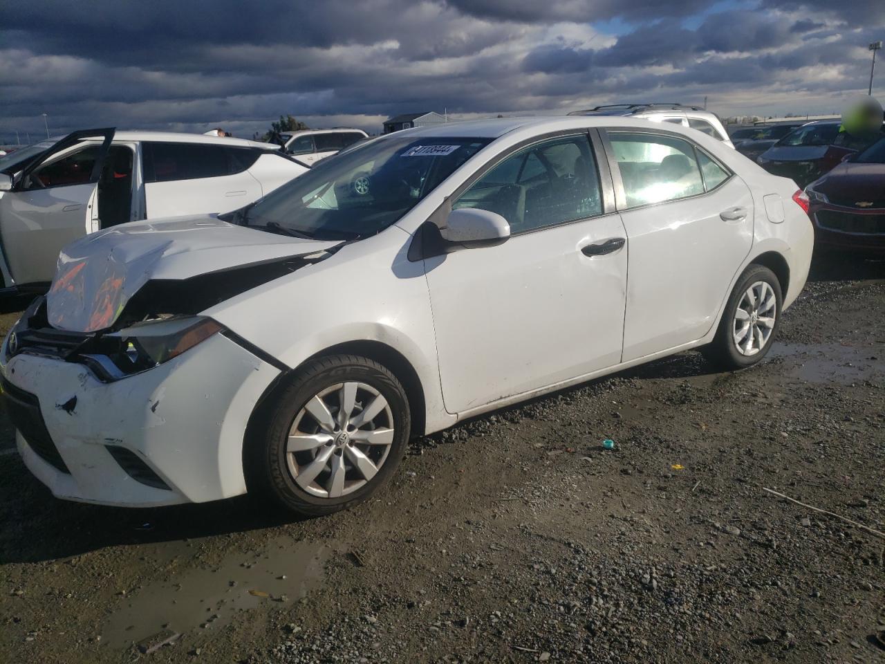 VIN 5YFBURHE5GP495524 2016 TOYOTA COROLLA no.1