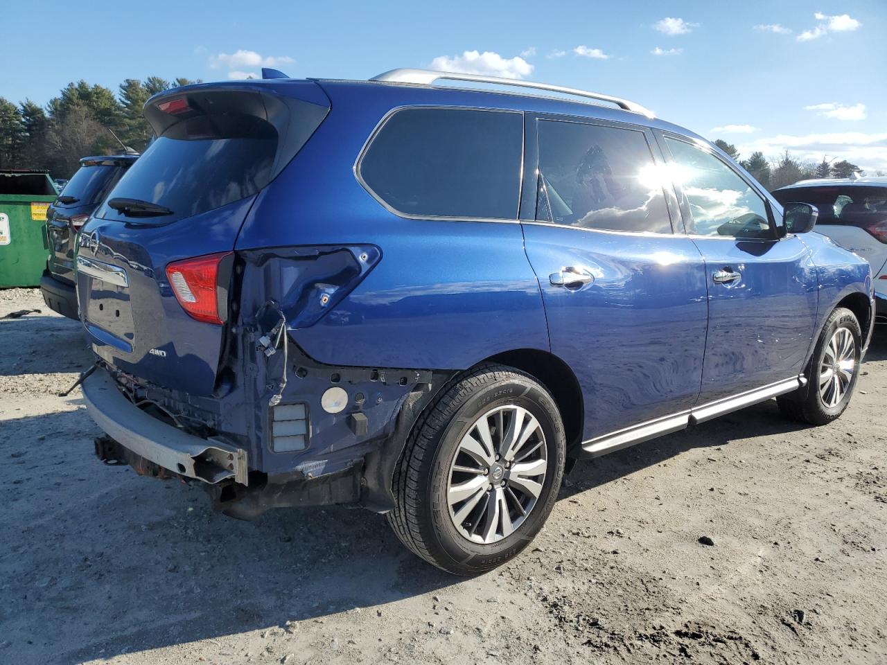 2020 Nissan Pathfinder - Image 3