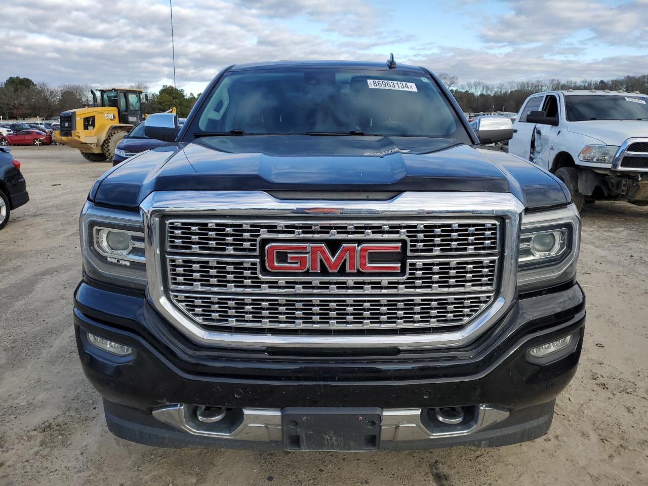 2017 GMC Sierra - Image 5