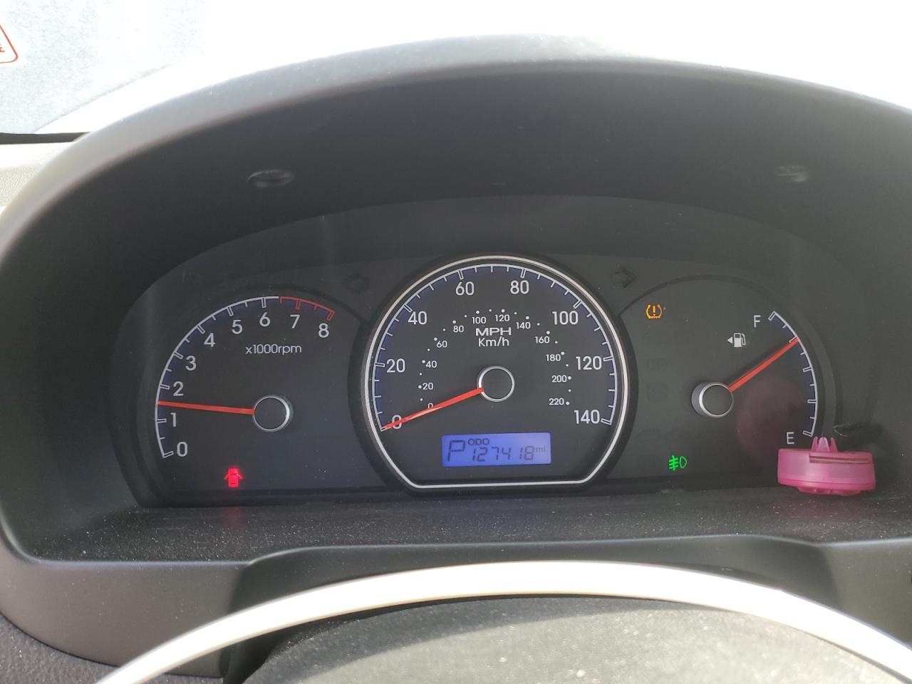 2010 Hyundai Elantra - Image 9