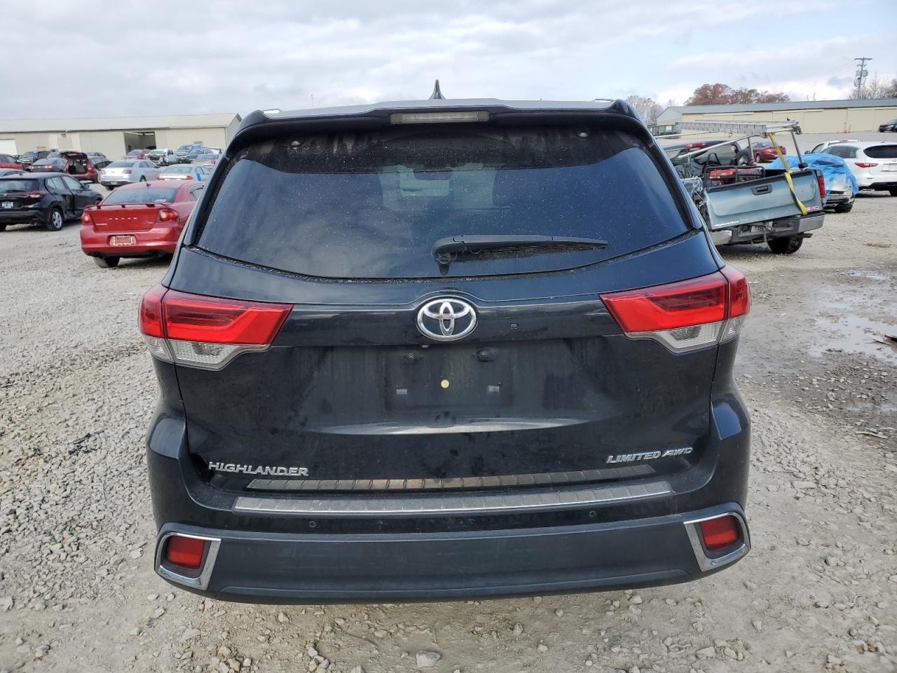 VIN 5TDDZRFHXJS903831 2018 TOYOTA HIGHLANDER no.6