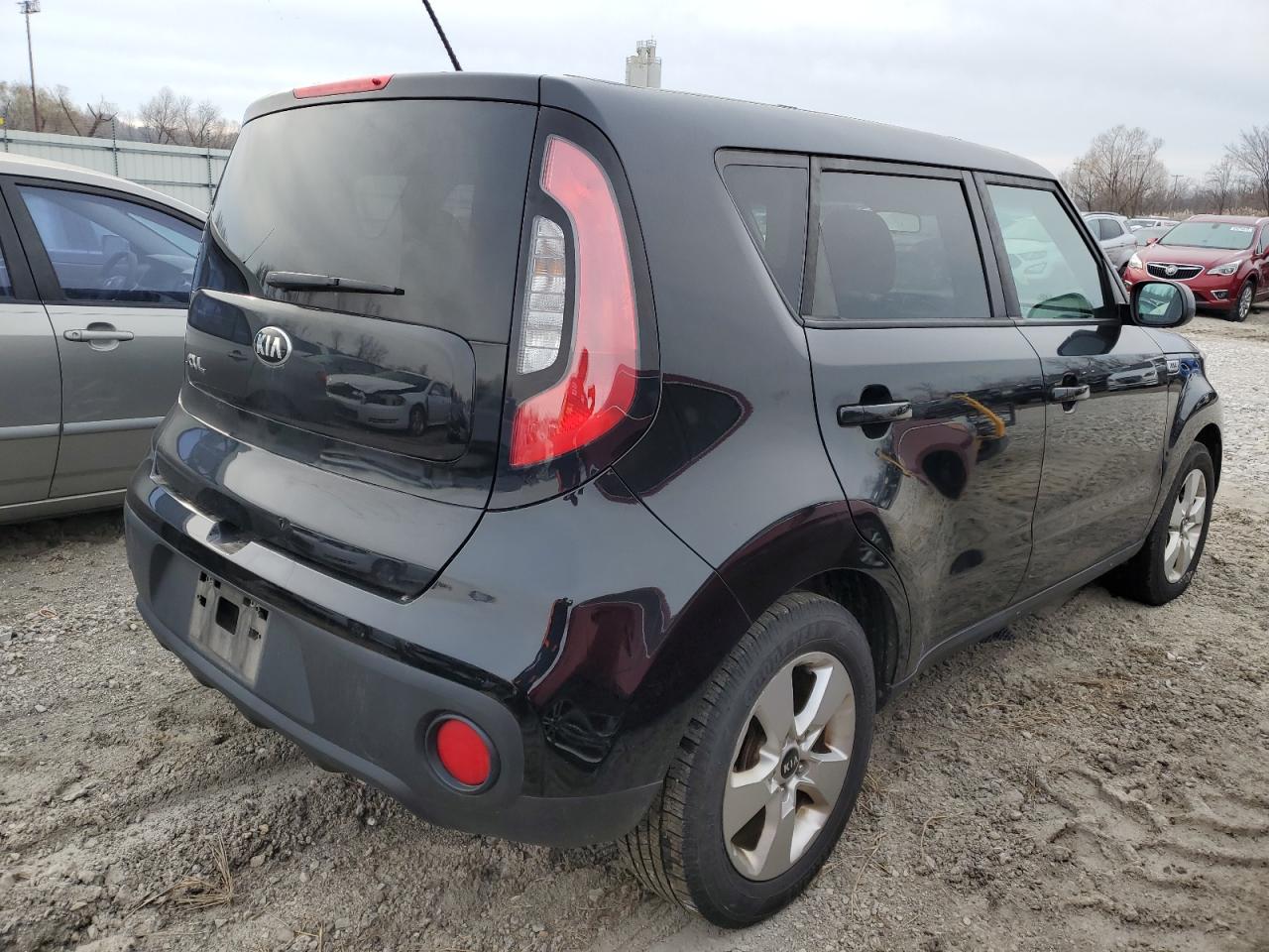 VIN KNDJN2A27H7886936 2017 KIA SOUL no.3