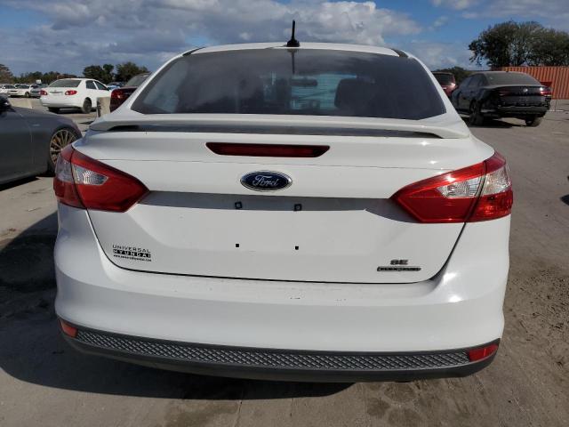 Sedans FORD FOCUS 2013 White