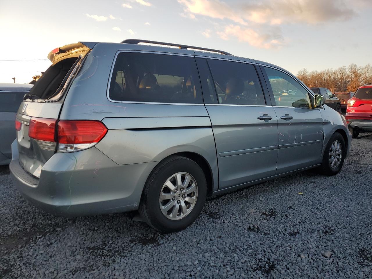 2010 Honda Odyssey - Image 3