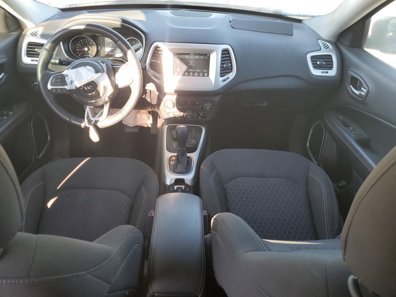 2019 Jeep Compass Sport VIN: 3C4NJDAB6KT792669 Lot: 83005264