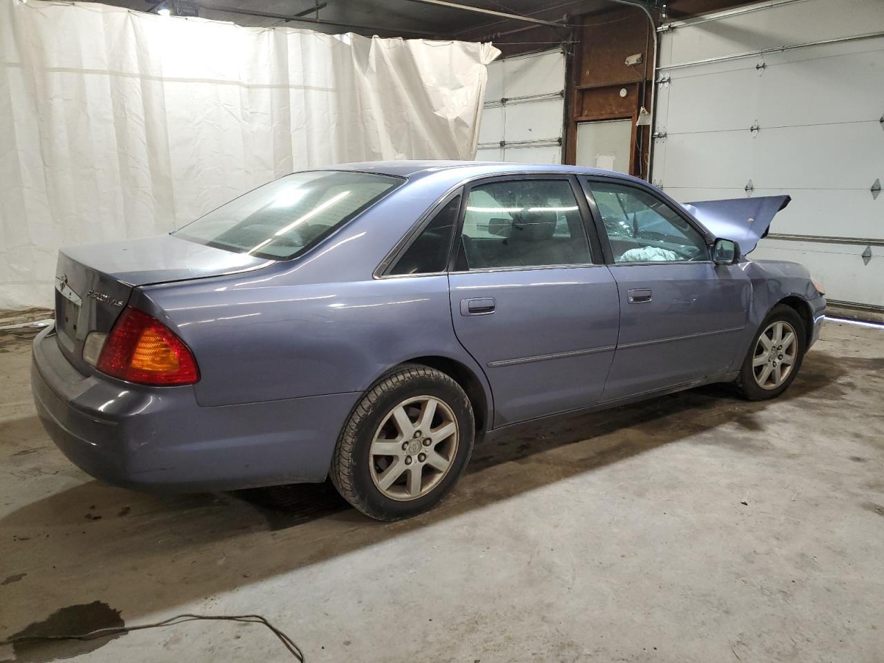 2000 Toyota Avalon - Image 3