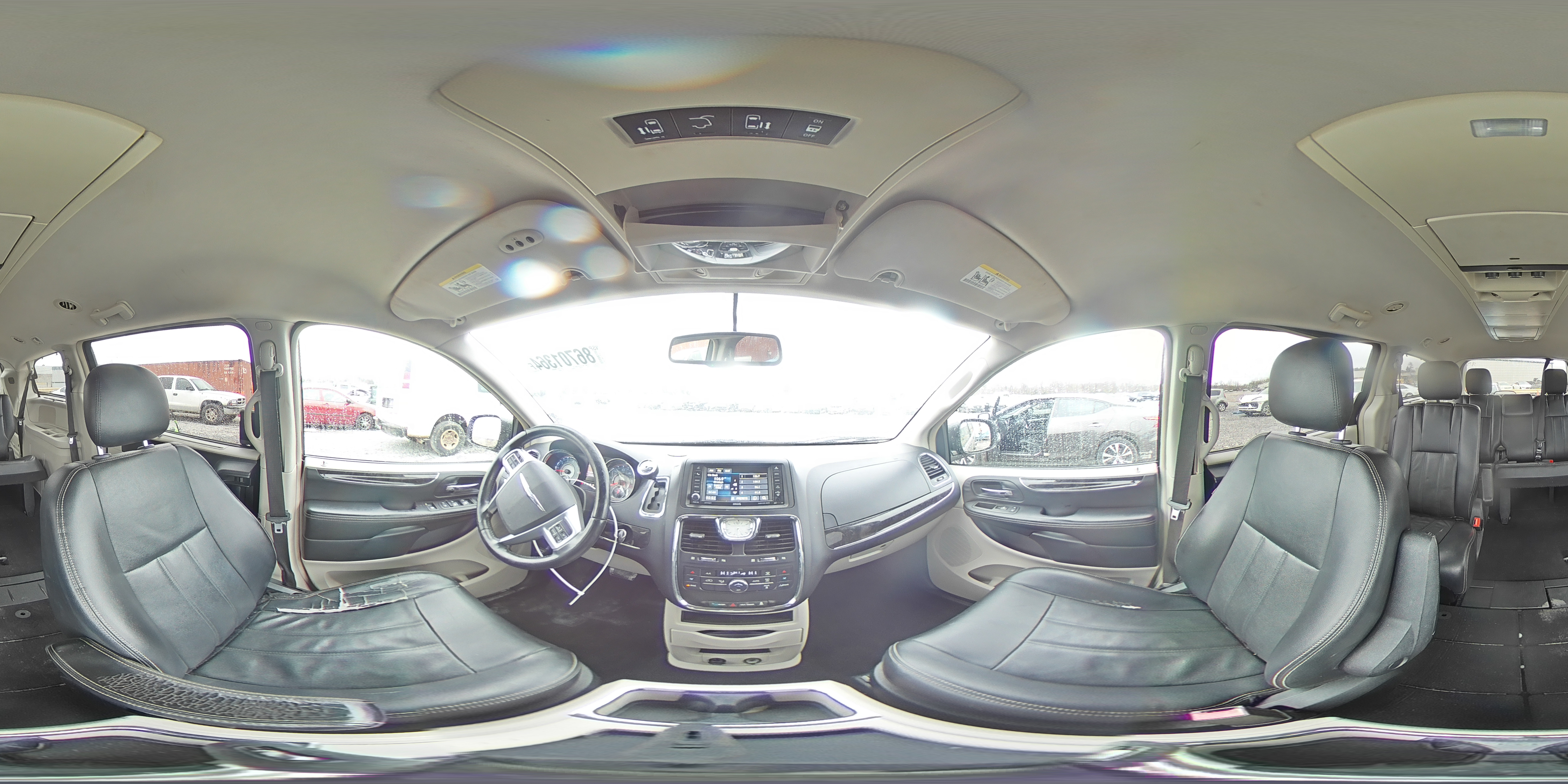 2013 Chrysler Town & Country - Image 15