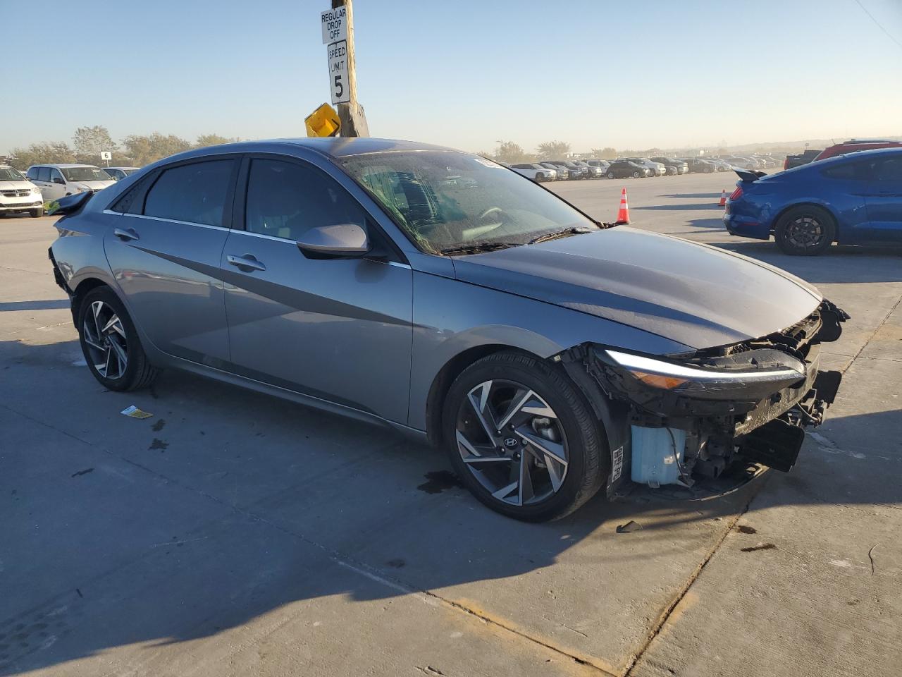 2024 Hyundai Elantra - Image 4
