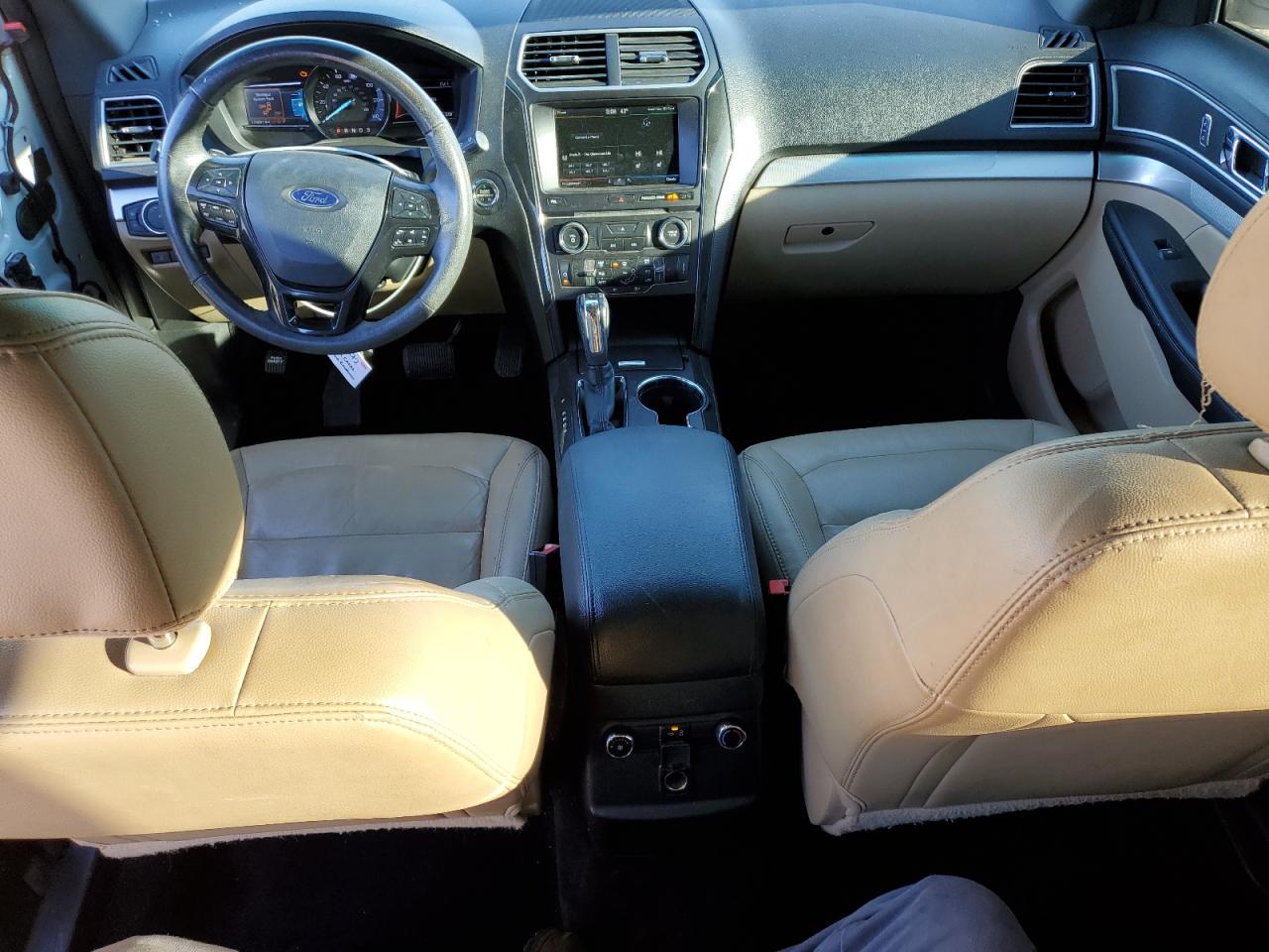 2016 Ford Explorer - Image 8