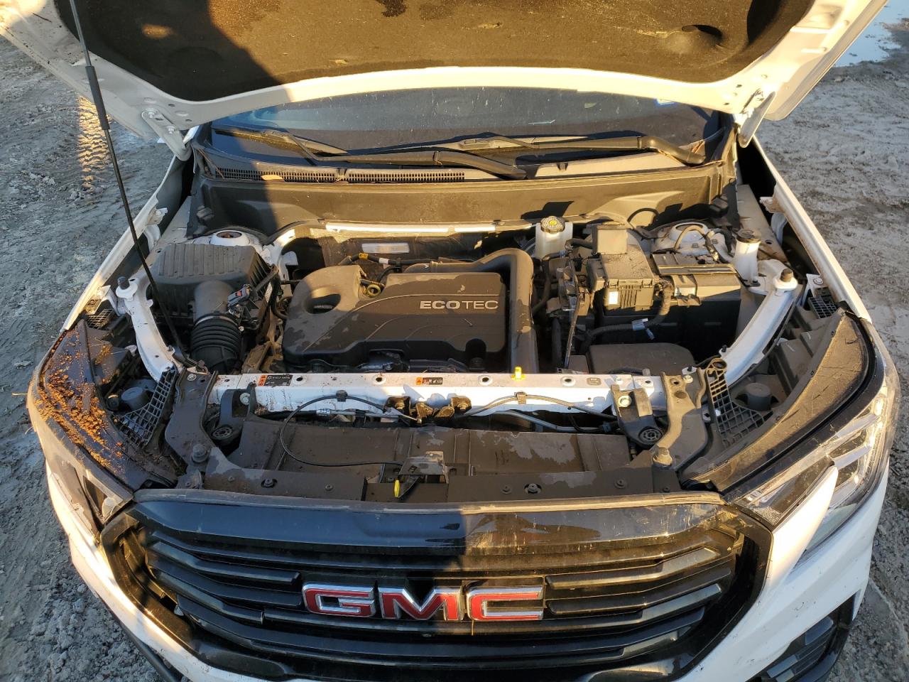 2022 GMC Terrain - Image 12