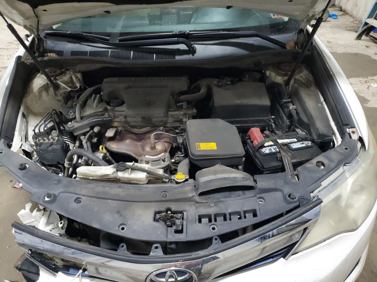 2014 Toyota Camry - Image 11
