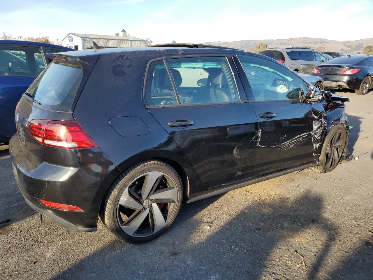 VIN 3VW447AU9JM250784 2018 VOLKSWAGEN GTI no.3