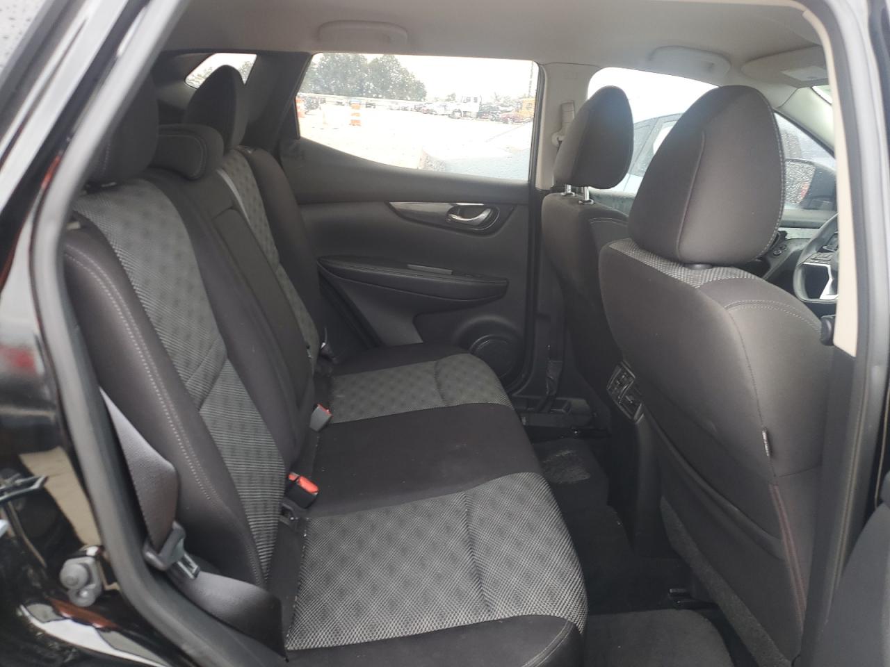 2017 Nissan Rogue - Image 11