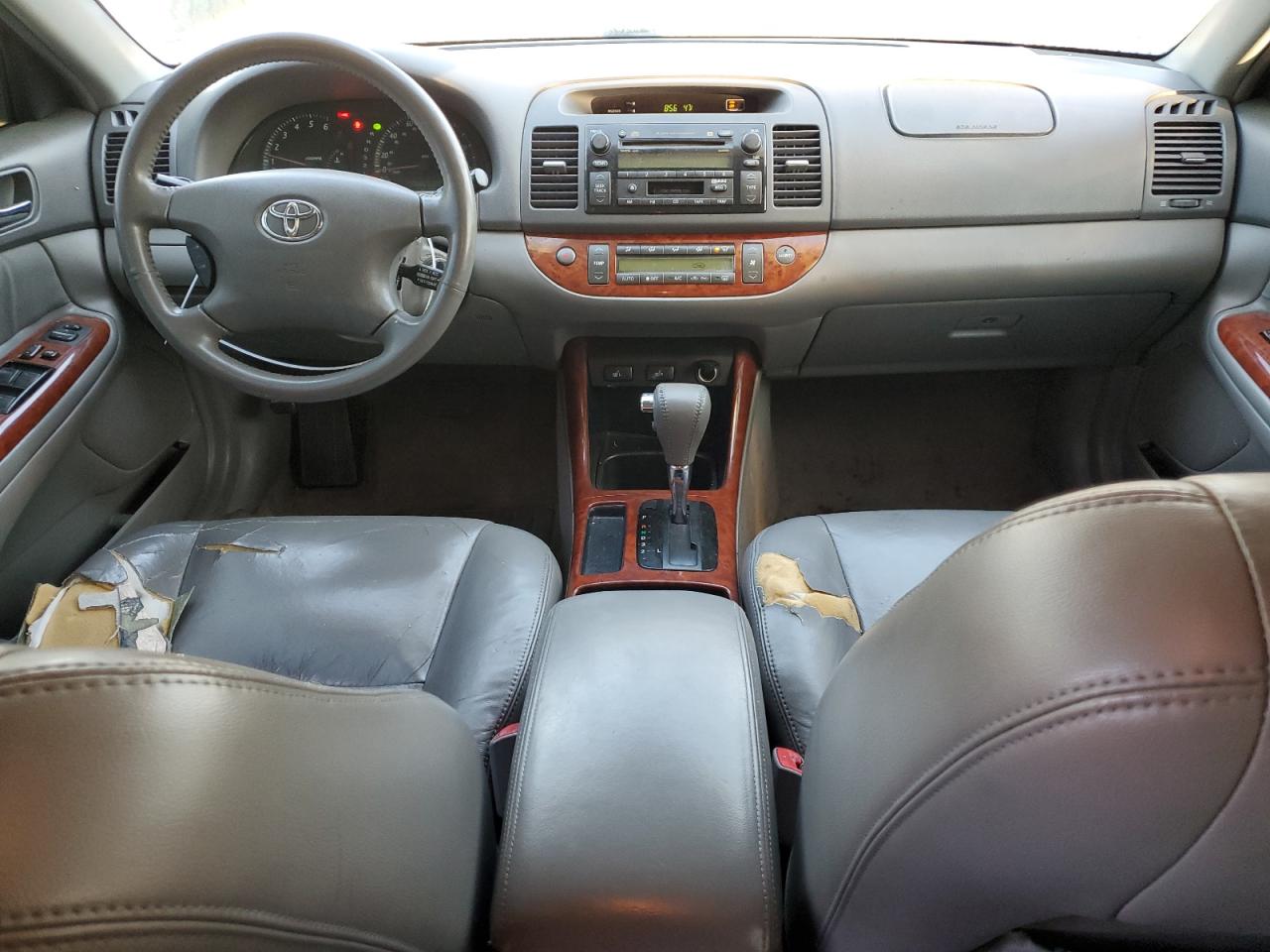 2004 Toyota Camry - Image 8